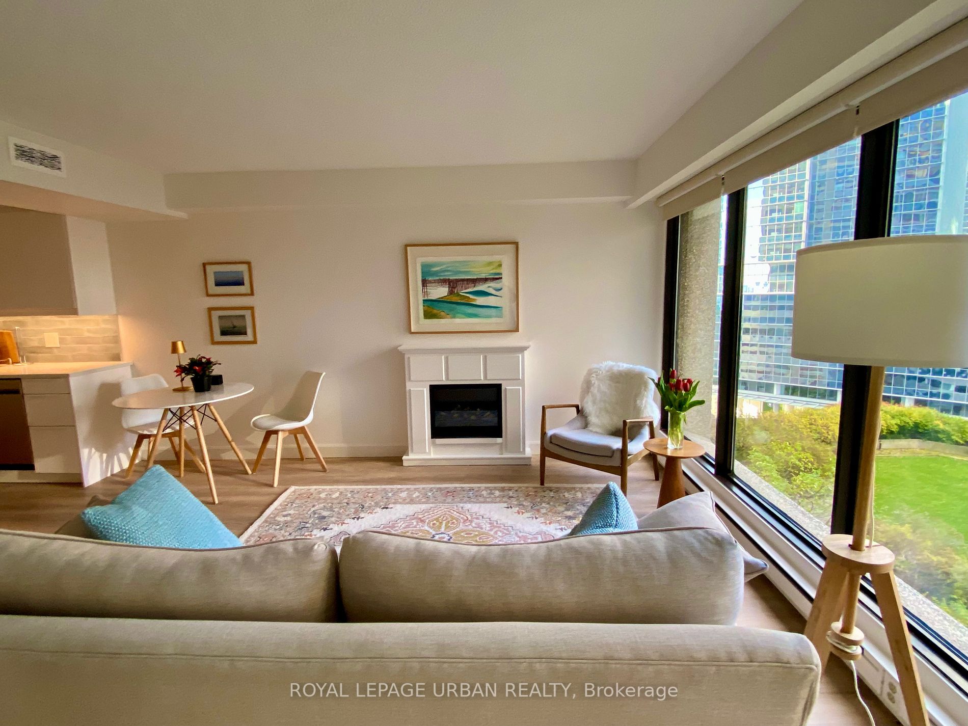 65 Harbour Sq, #1107