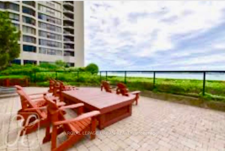 65 Harbour Sq, #1107