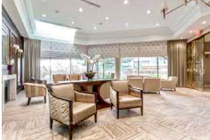 65 Harbour Sq, #1107