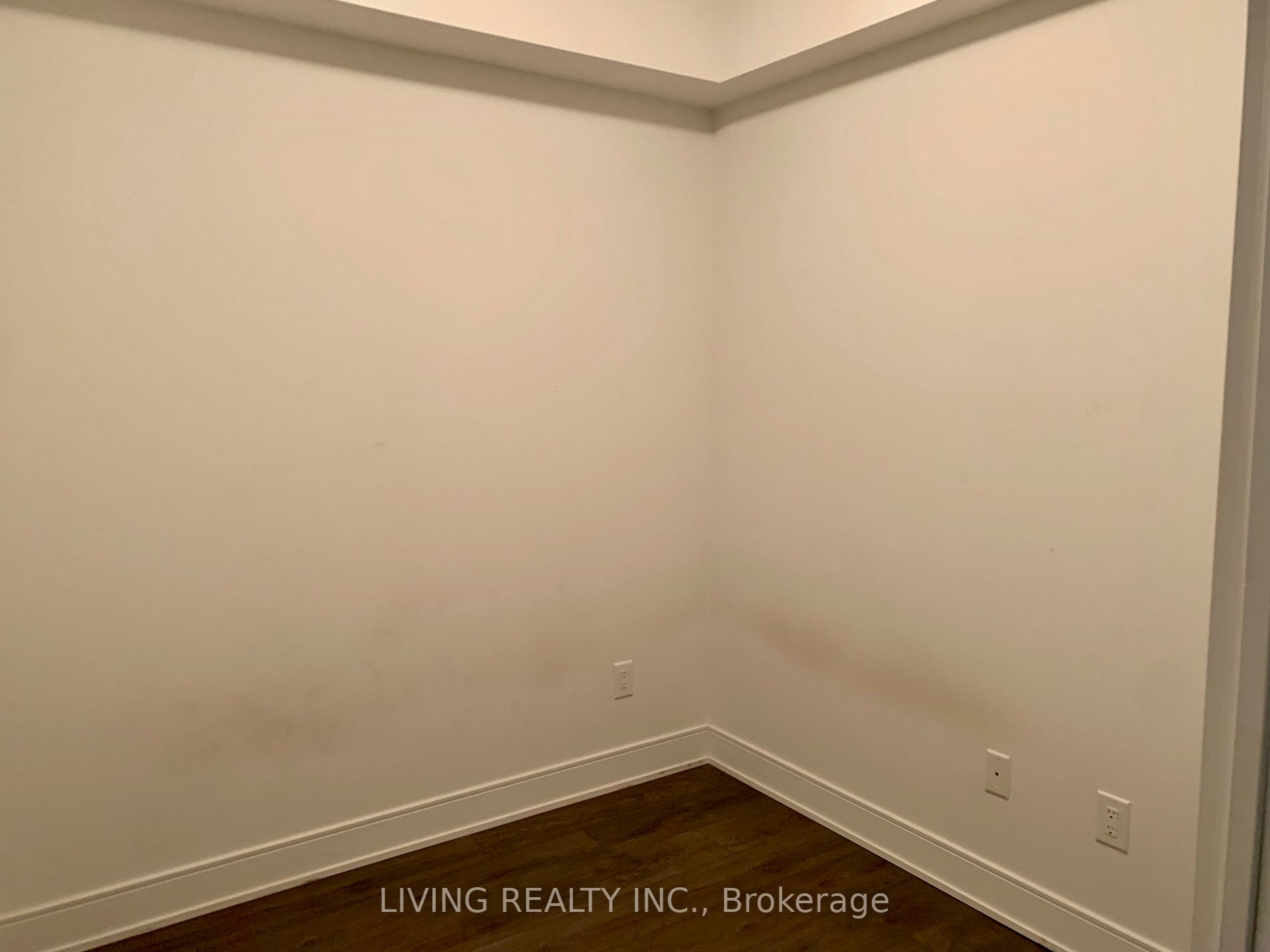 525 Adelaide St W, #833
