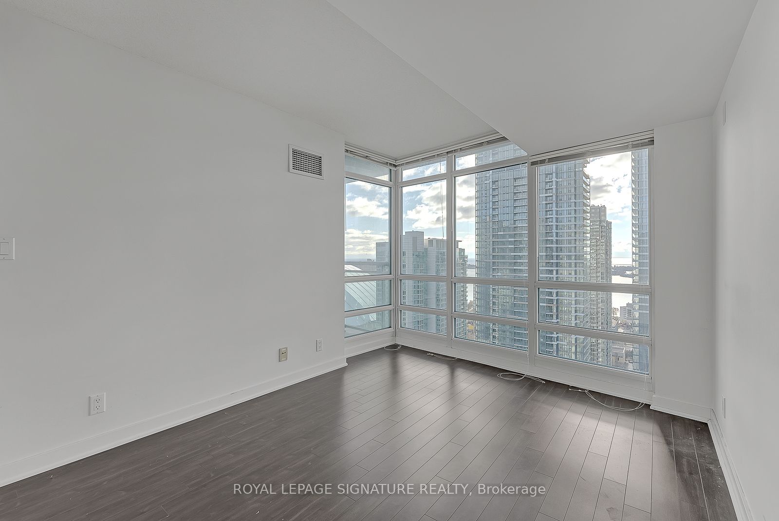 397 Front St W, #3912