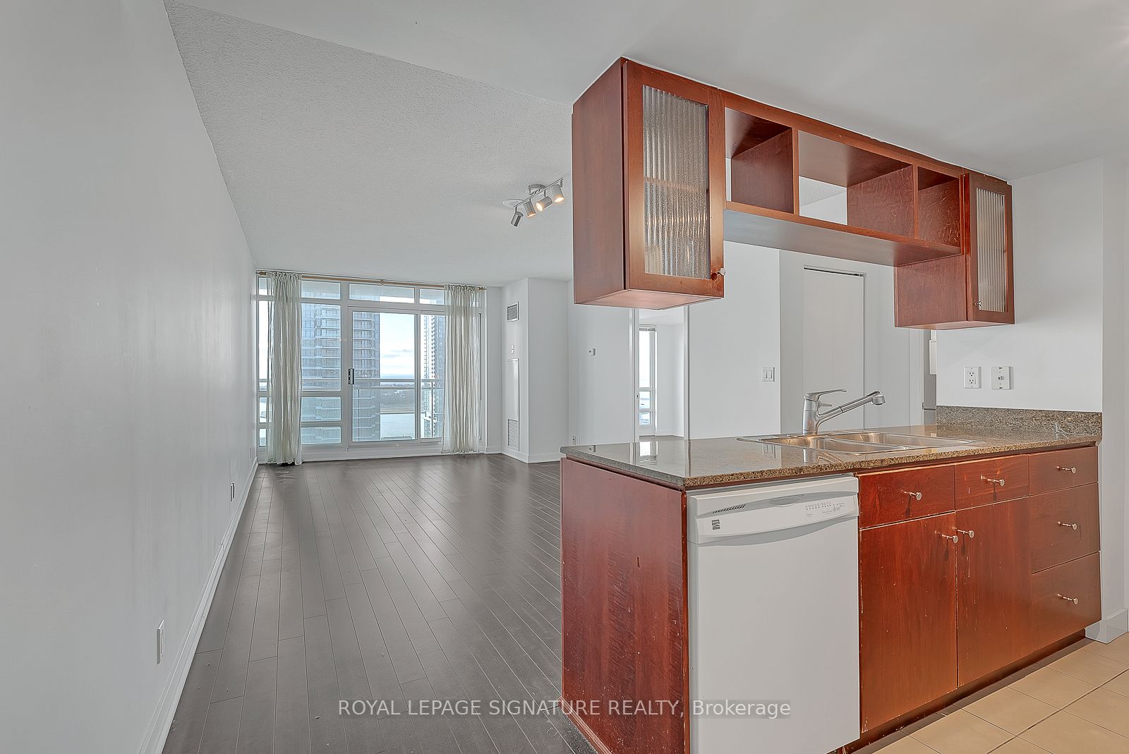 397 Front St W, #3912