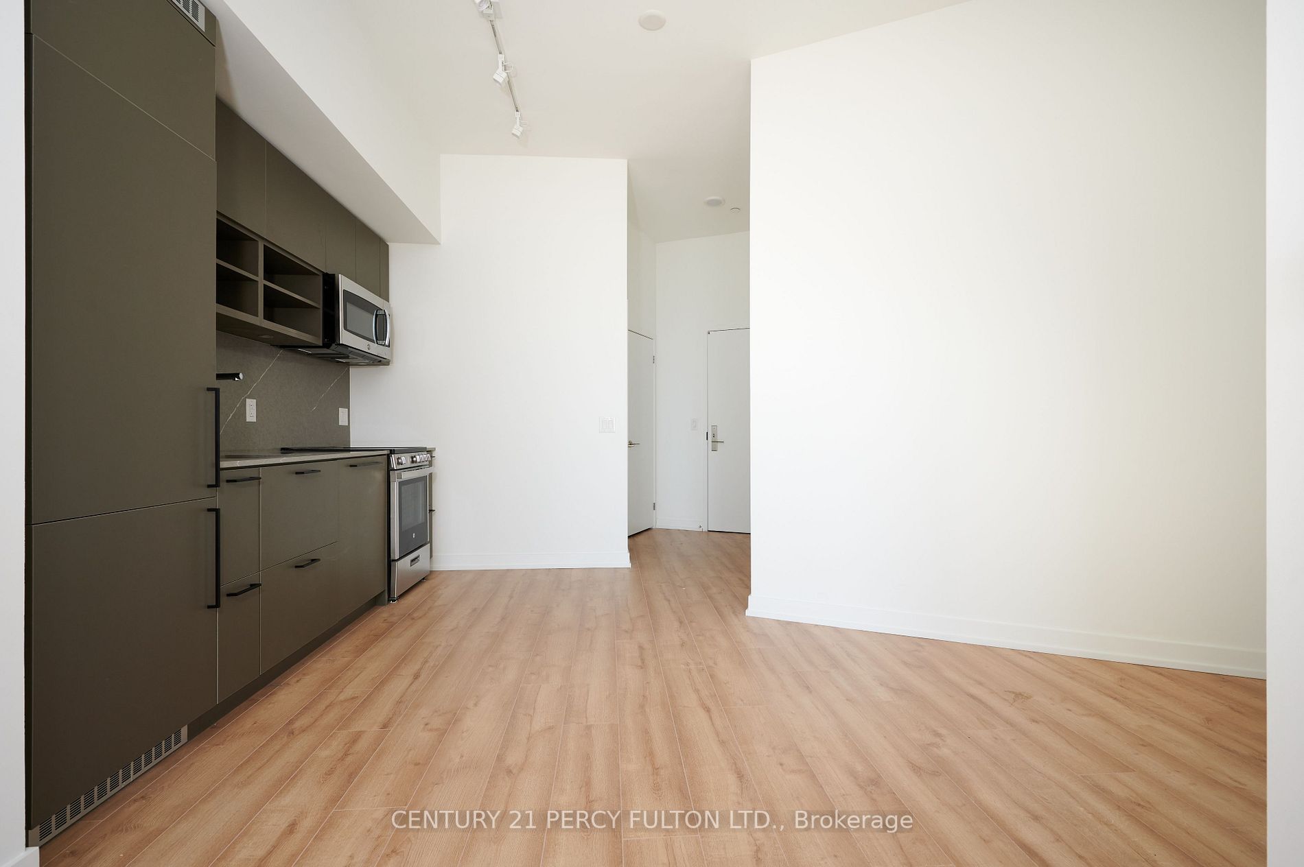135 East Liberty St, #812