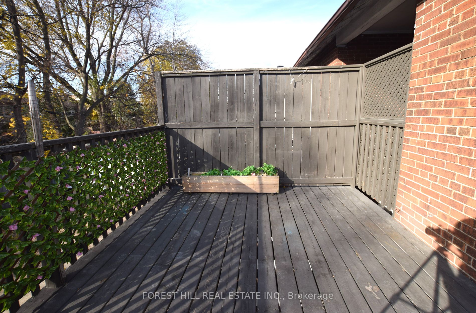104 Braemar Ave, #Upper