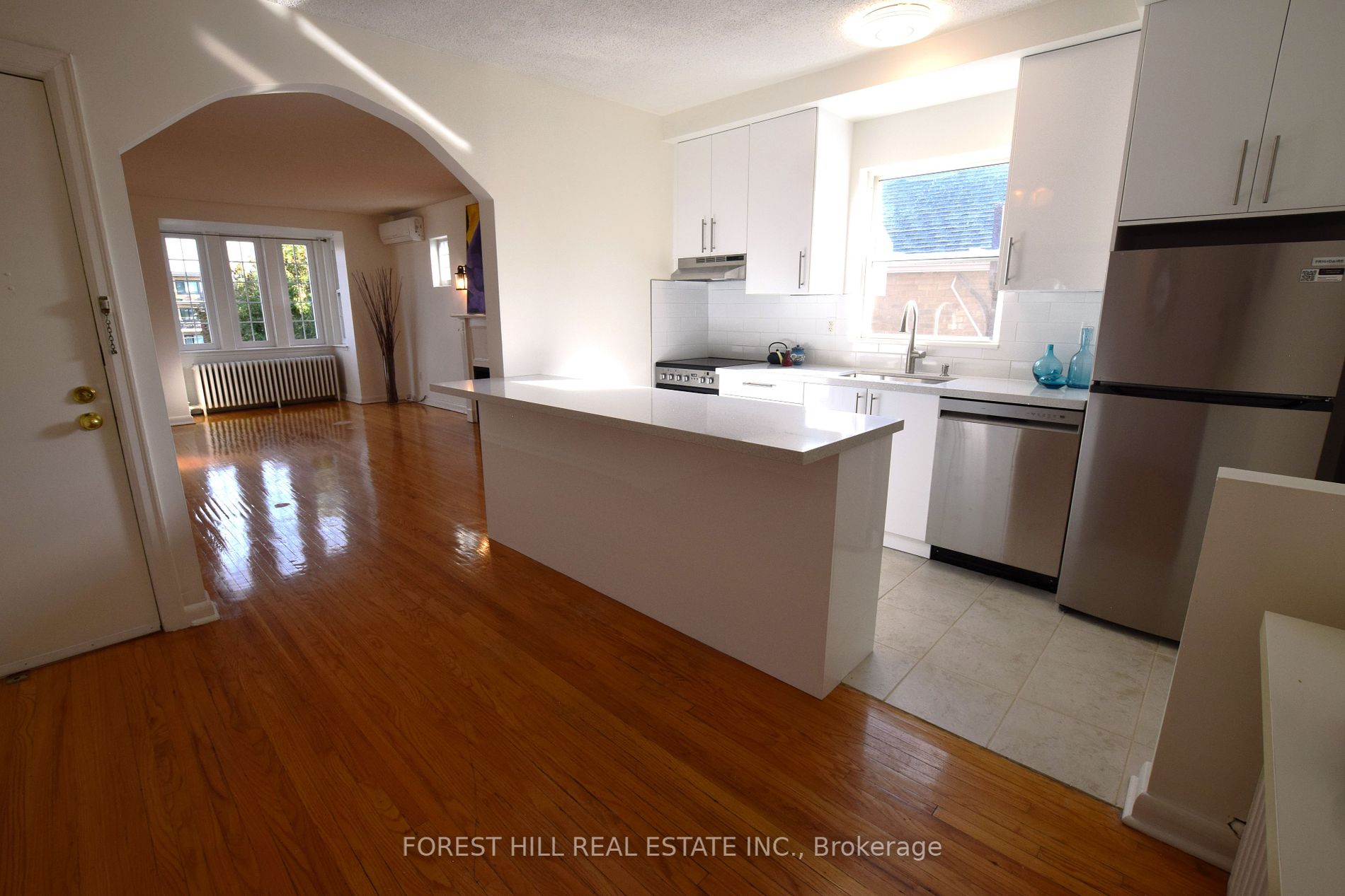 104 Braemar Ave, #Upper