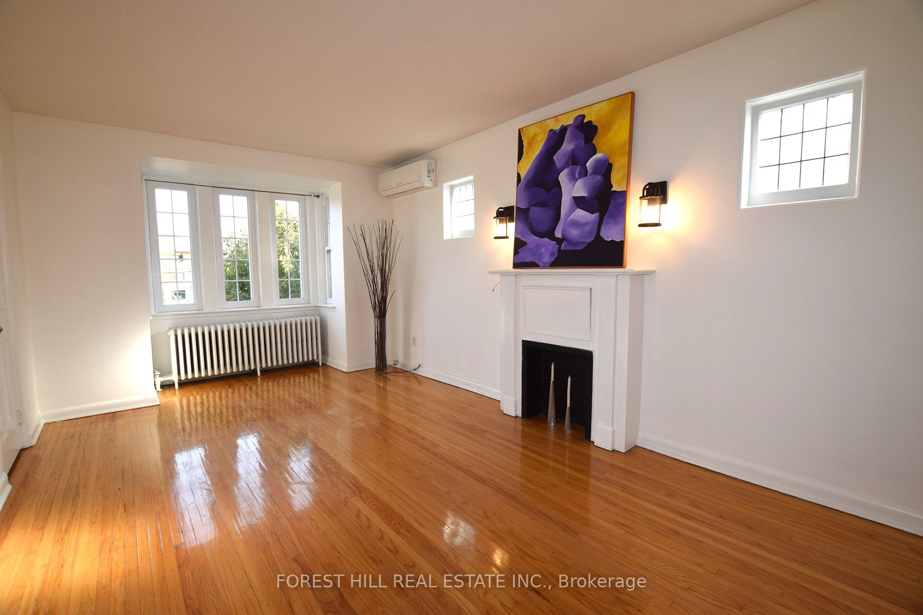 104 Braemar Ave, #Upper