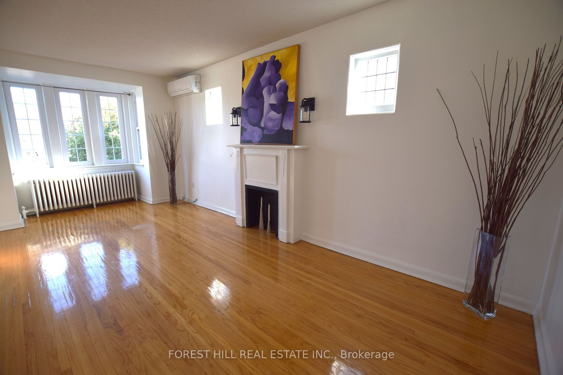 104 Braemar Ave, #Upper
