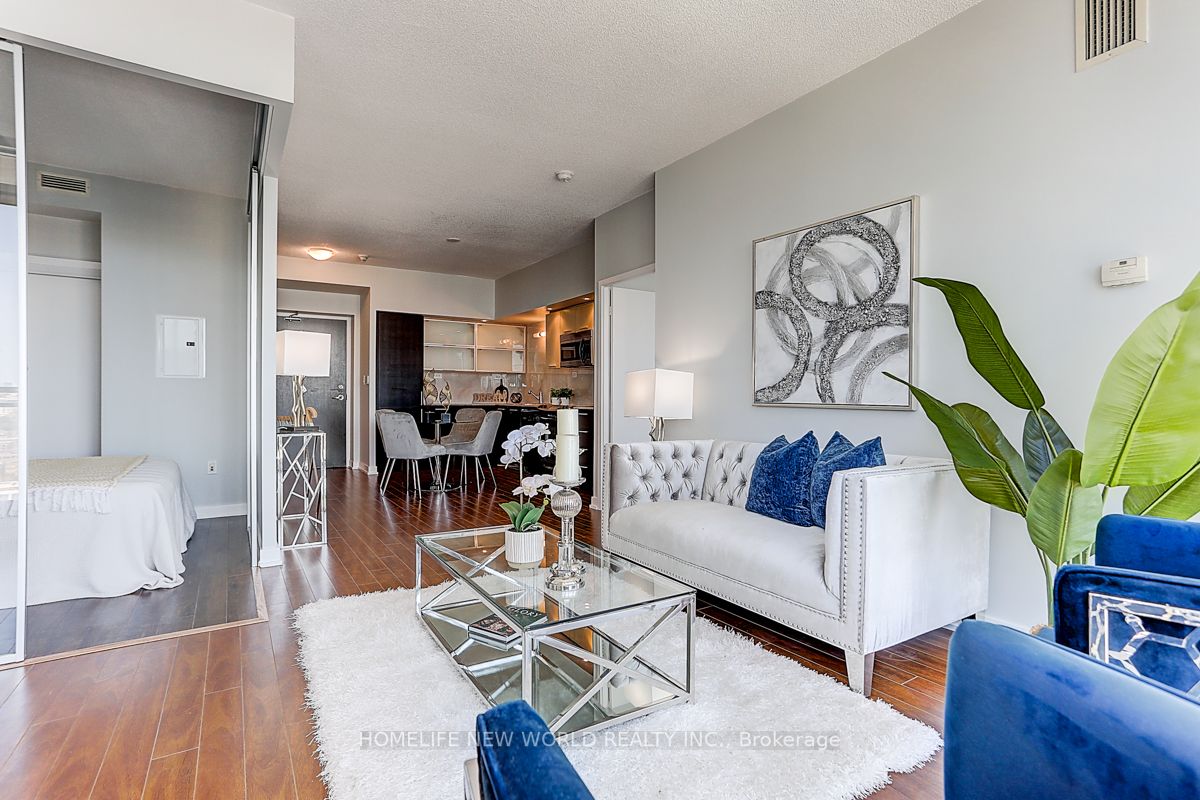 25 Capreol Crt, #3805