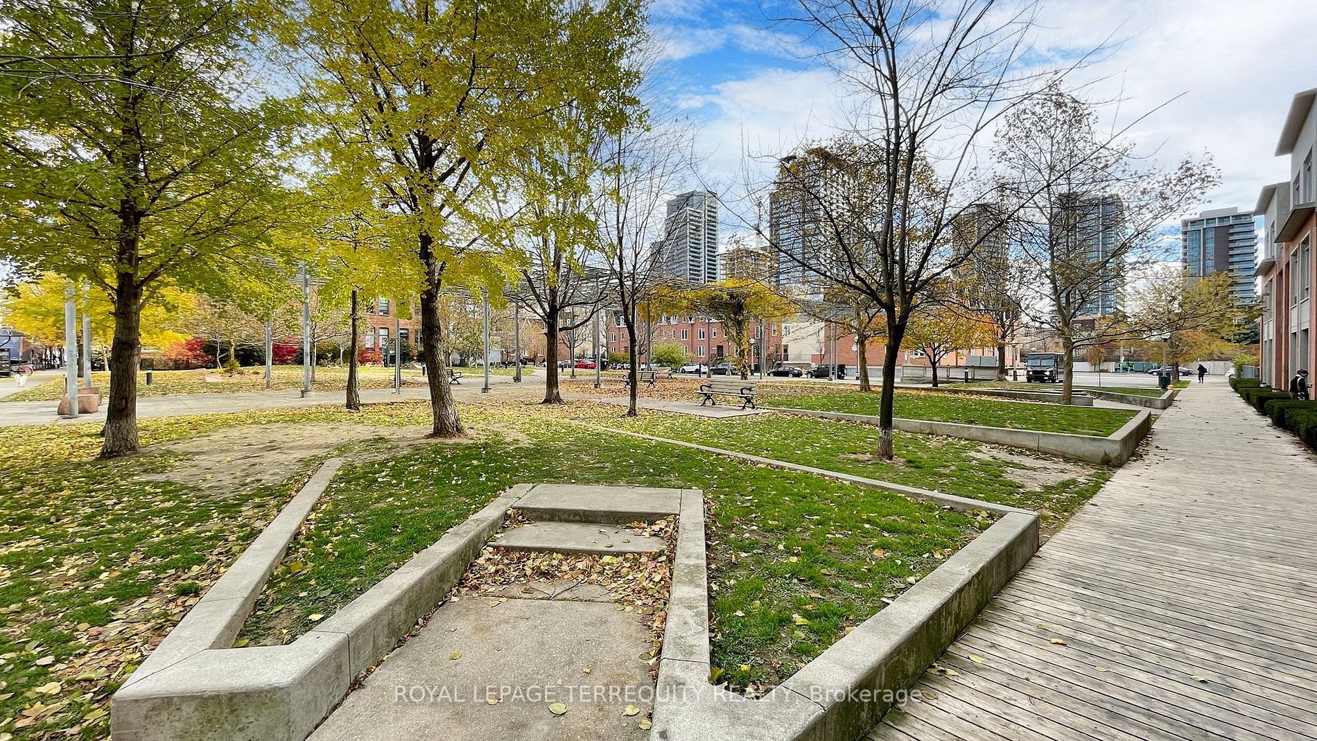 1000 King St W, #615