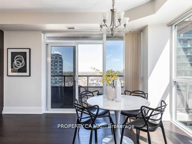 70 Roehampton Ave, #2021