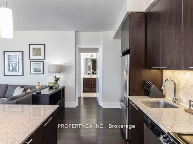 70 Roehampton Ave, #2021