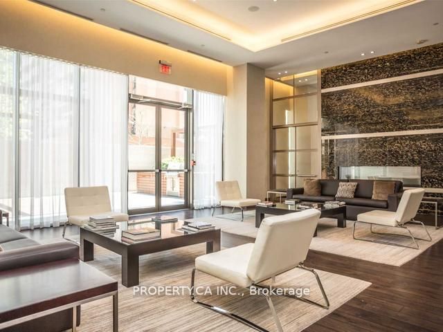 70 Roehampton Ave, #2021