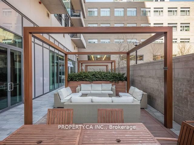 70 Roehampton Ave, #2021