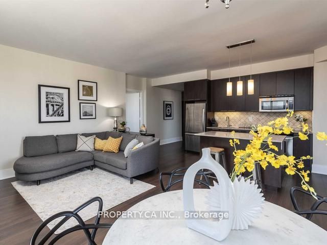 70 Roehampton Ave, #2021