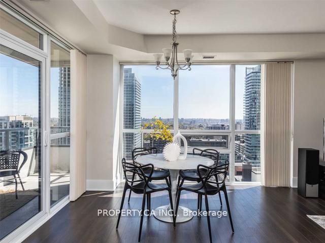 70 Roehampton Ave, #2021