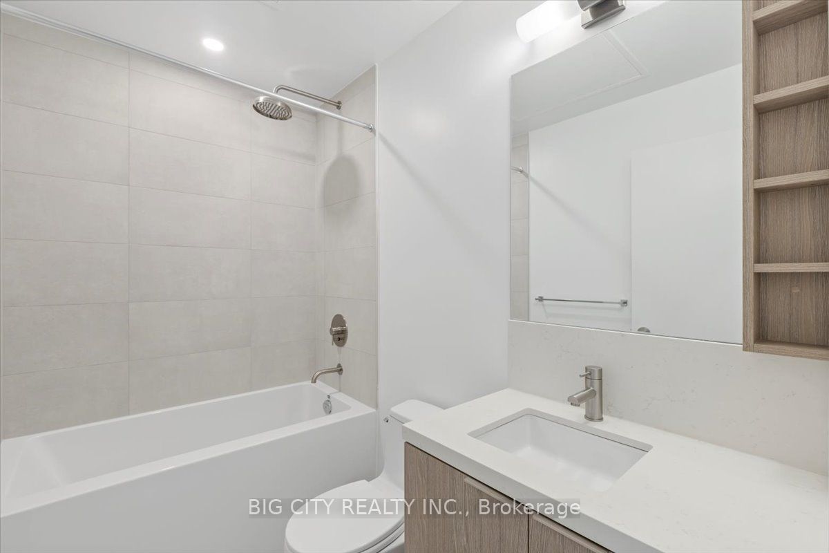 2020 Bathurst St, #219