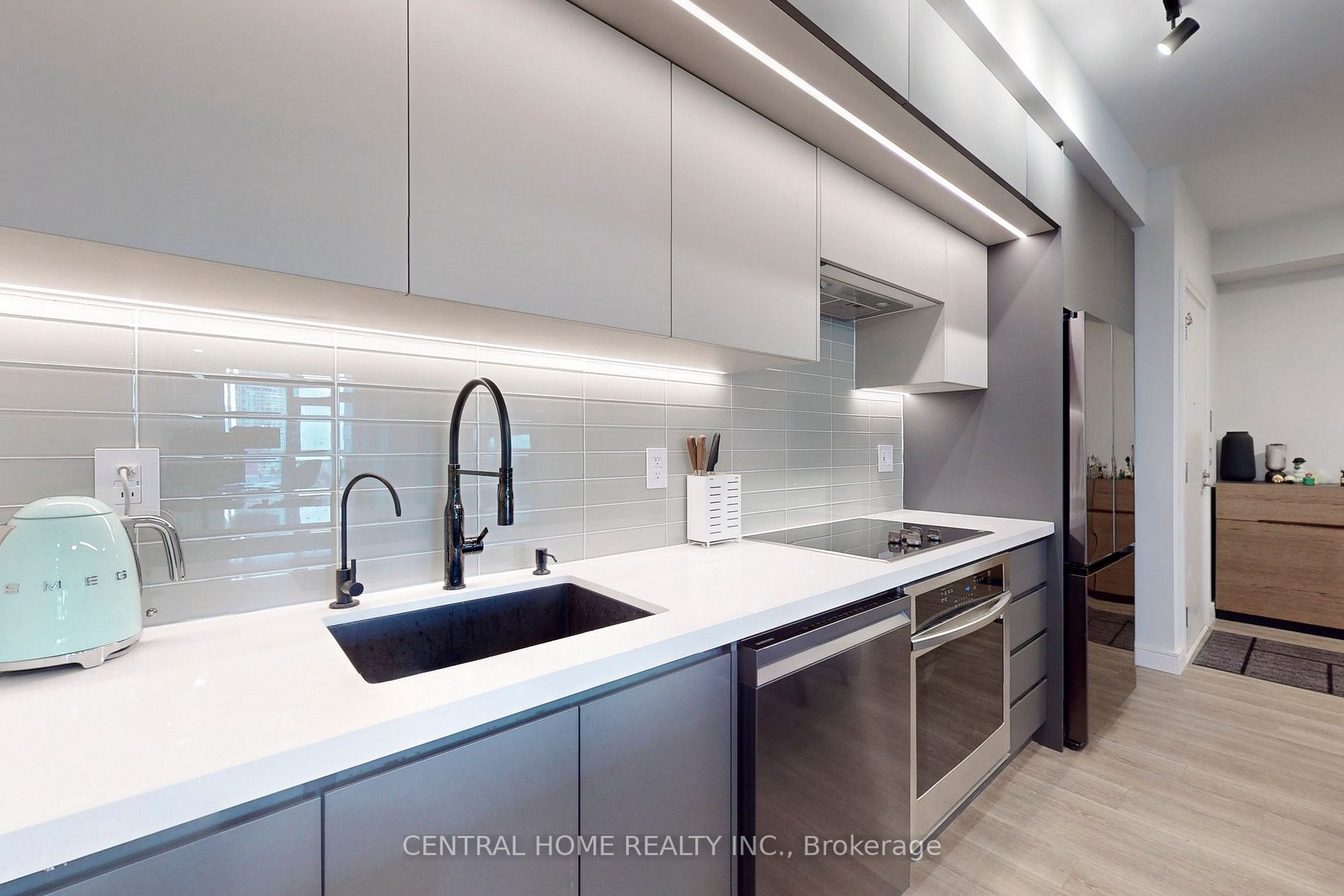 120 Harrison Garden Blvd, #1010