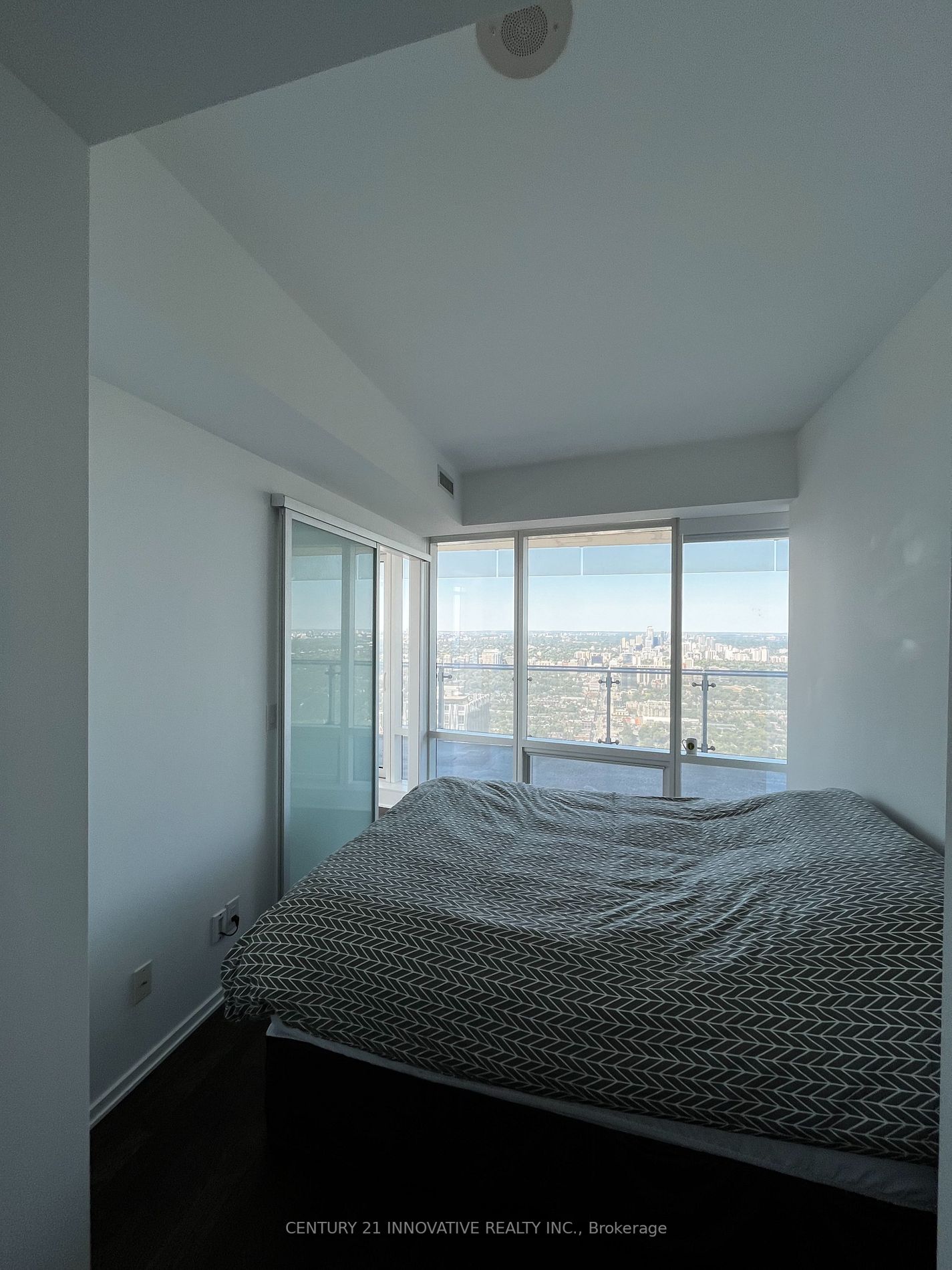 1 Bloor St E, #6509