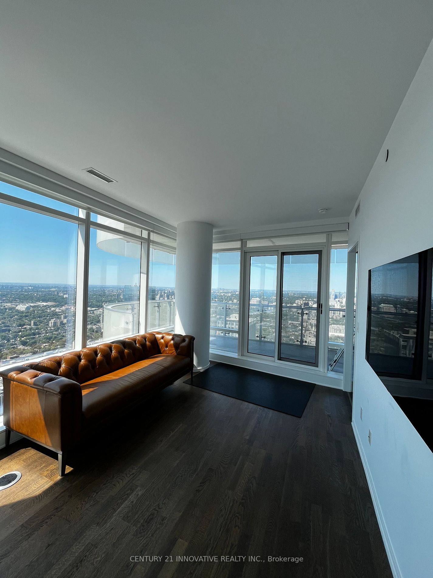 1 Bloor St E, #6509
