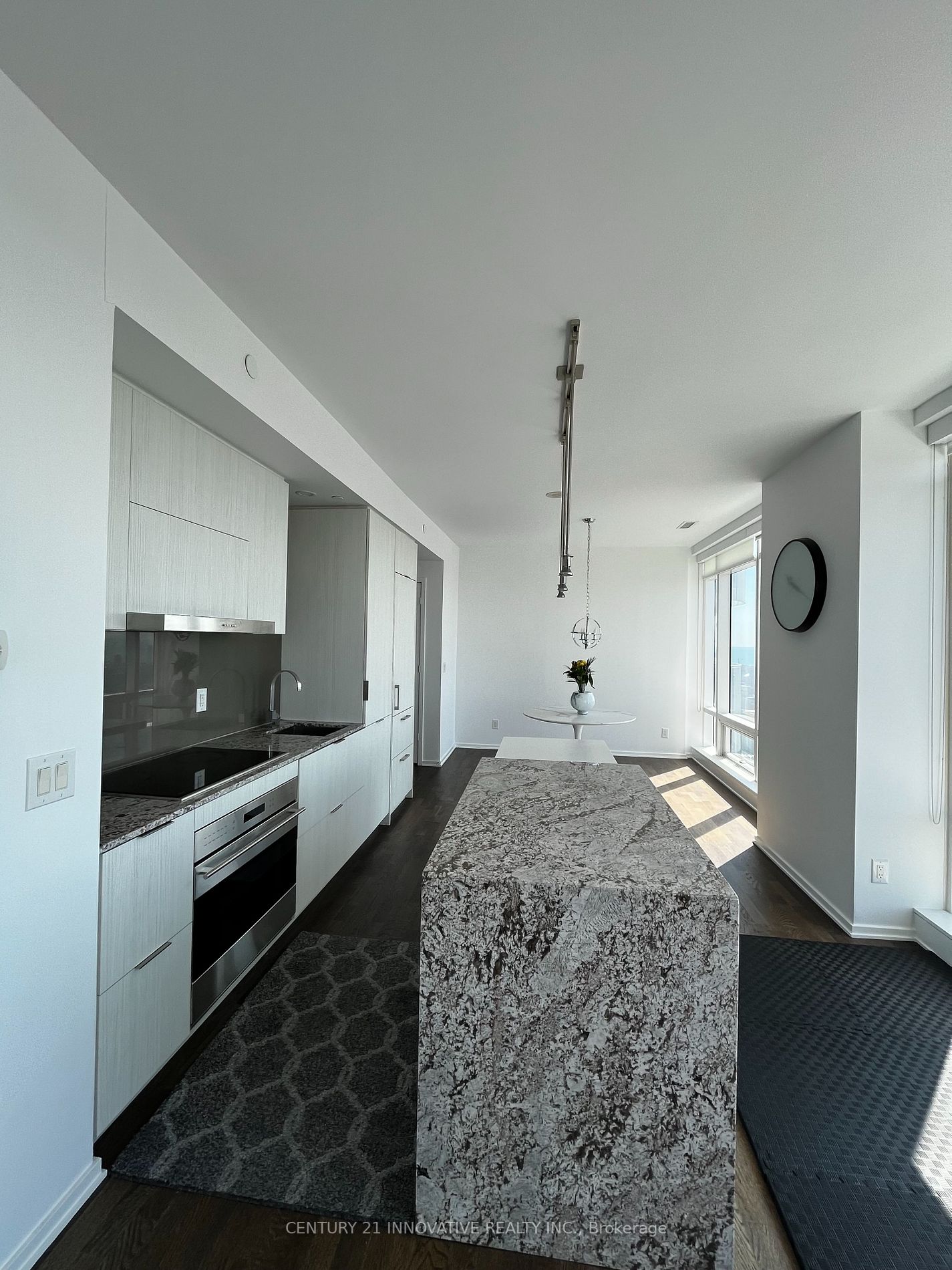 1 Bloor St E, #6509