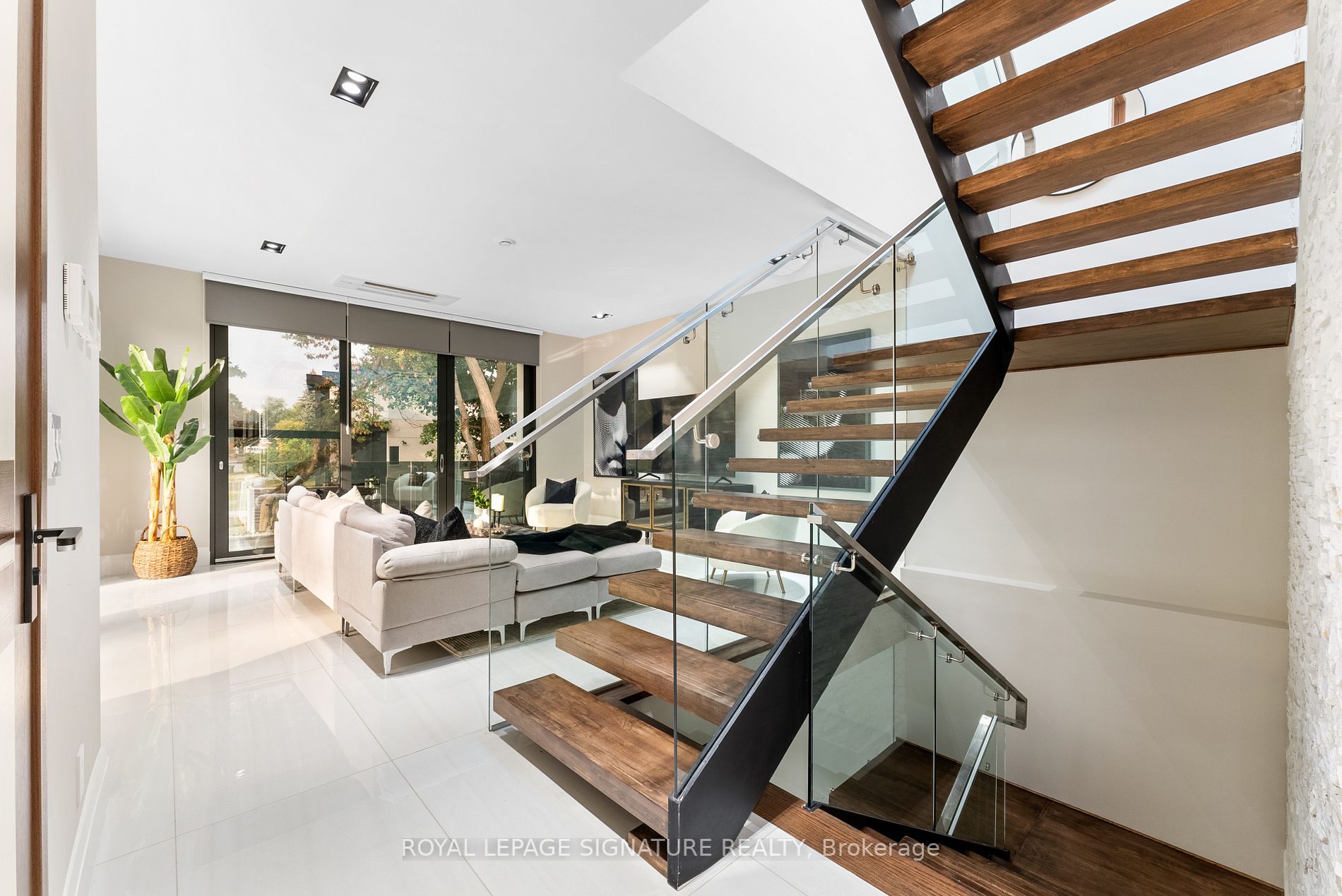 28 Kirkland Blvd