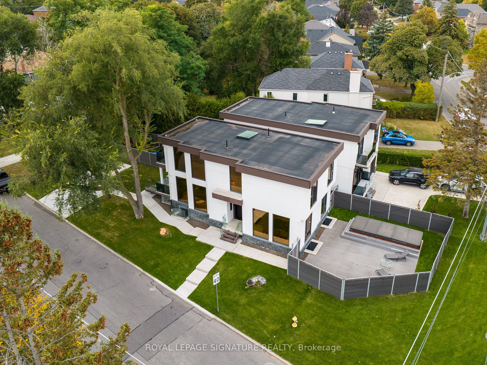 28 Kirkland Blvd