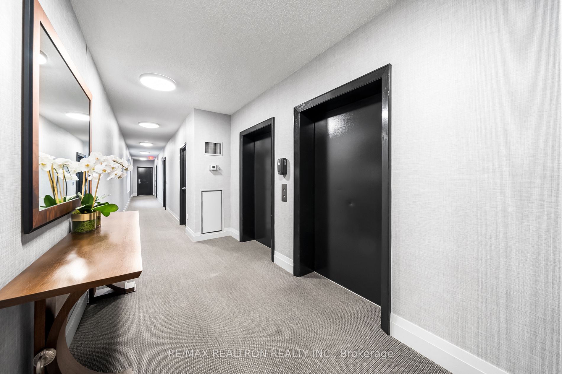 99 Avenue Rd, #301
