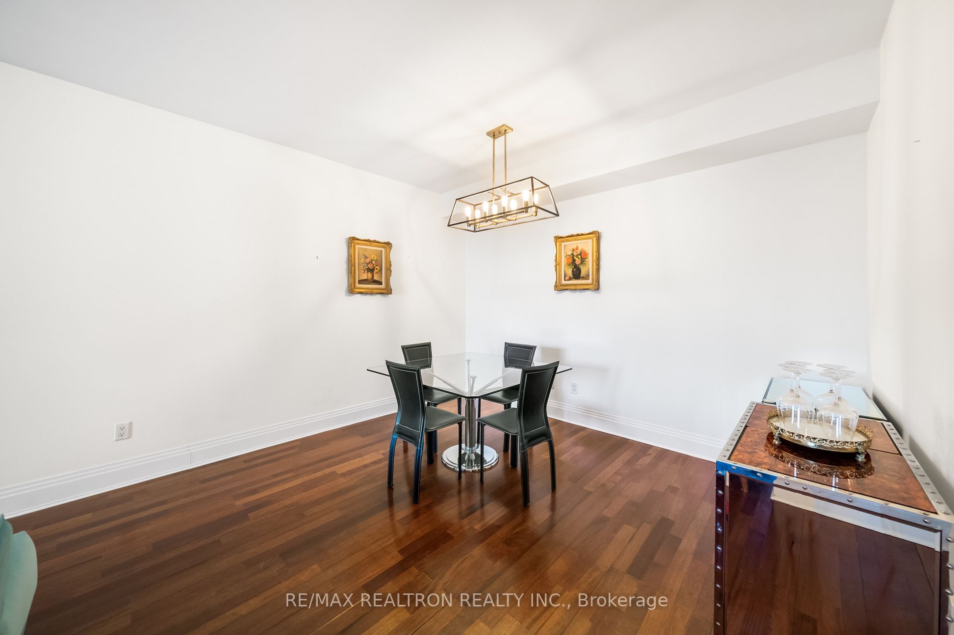 99 Avenue Rd, #301