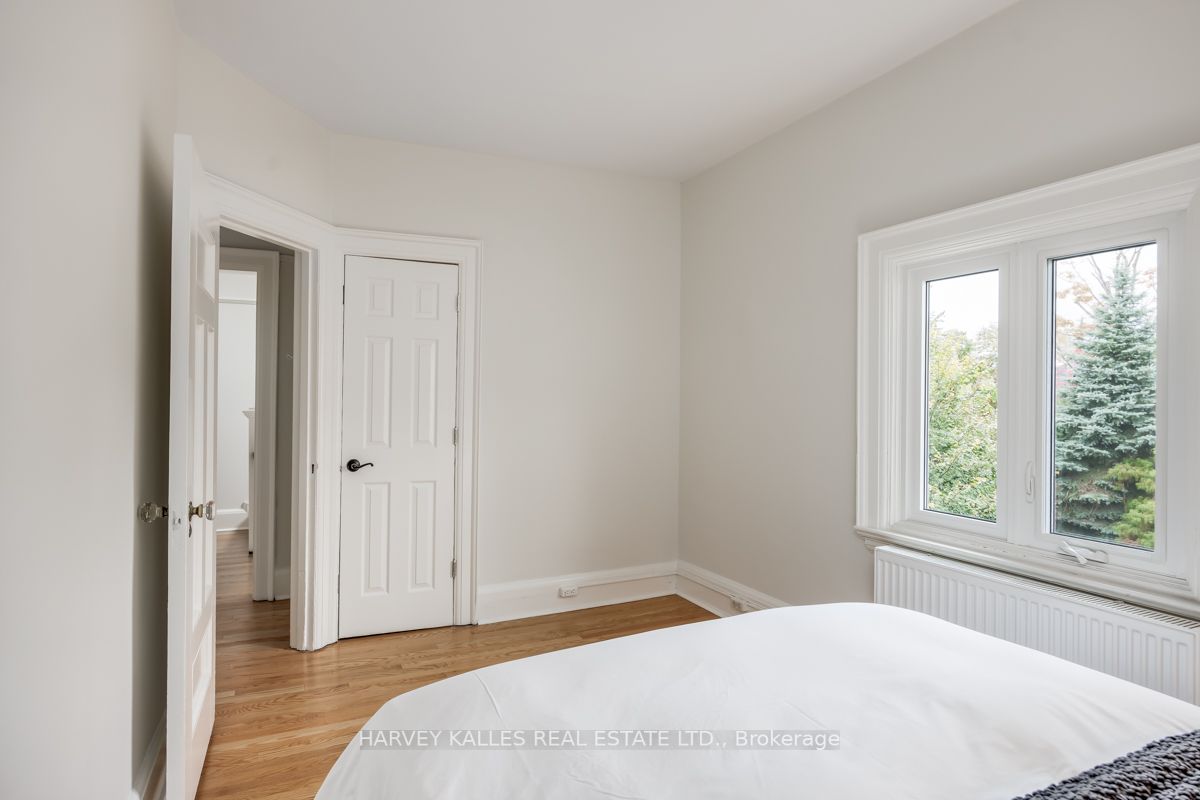 48 Teddington Park Ave