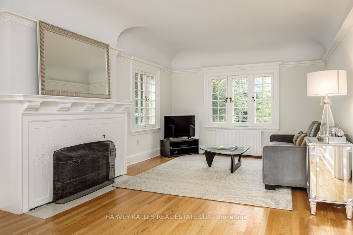 48 Teddington Park Ave