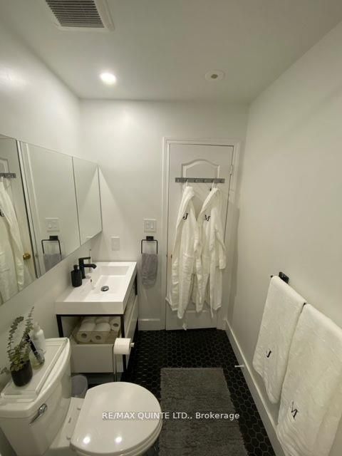 78 Carr St W, #19