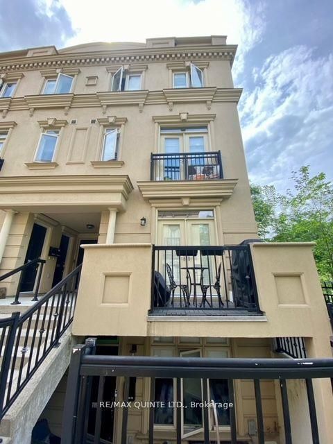 78 Carr St W, #19