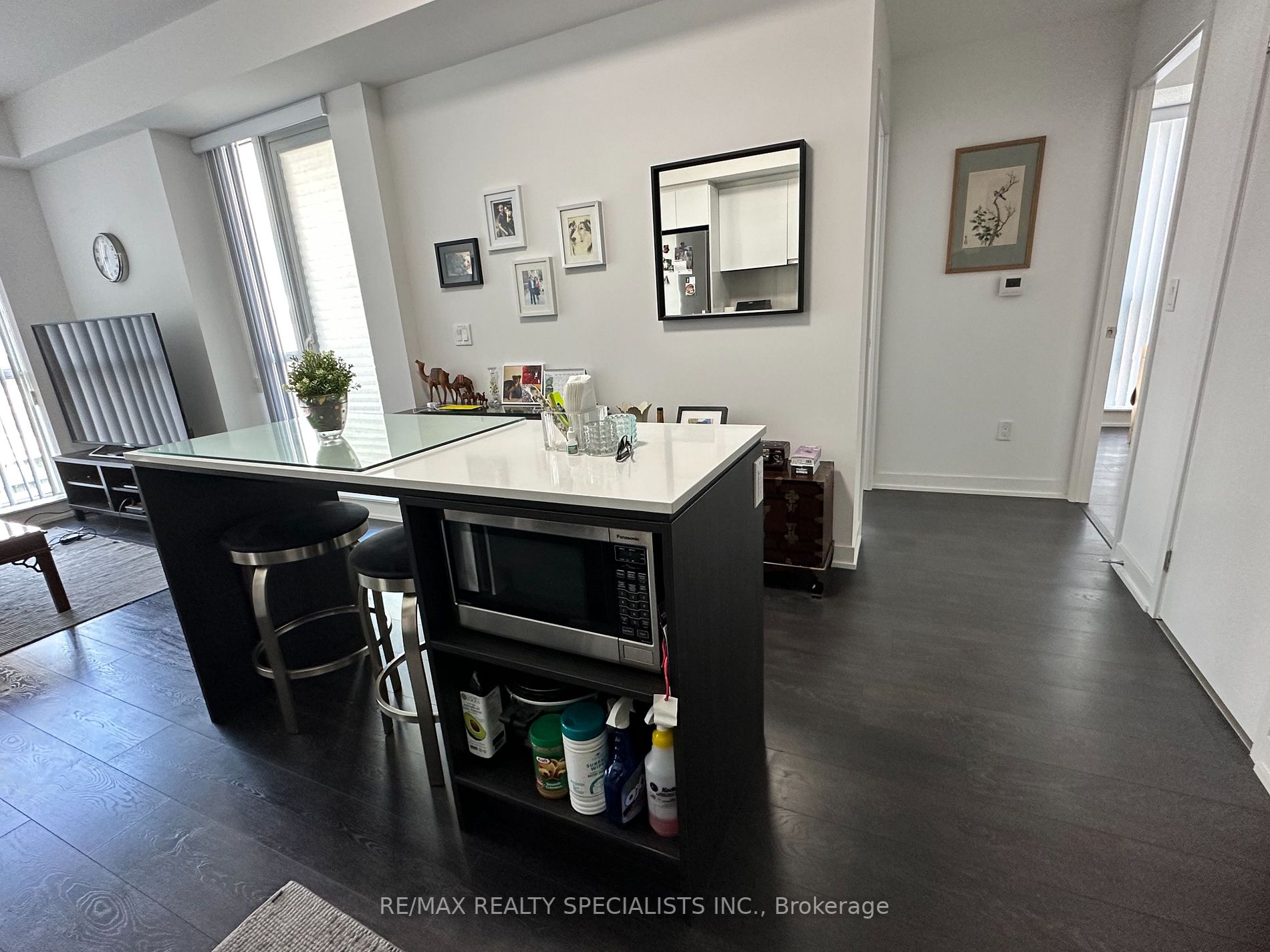 31 Tippett Rd, #1018