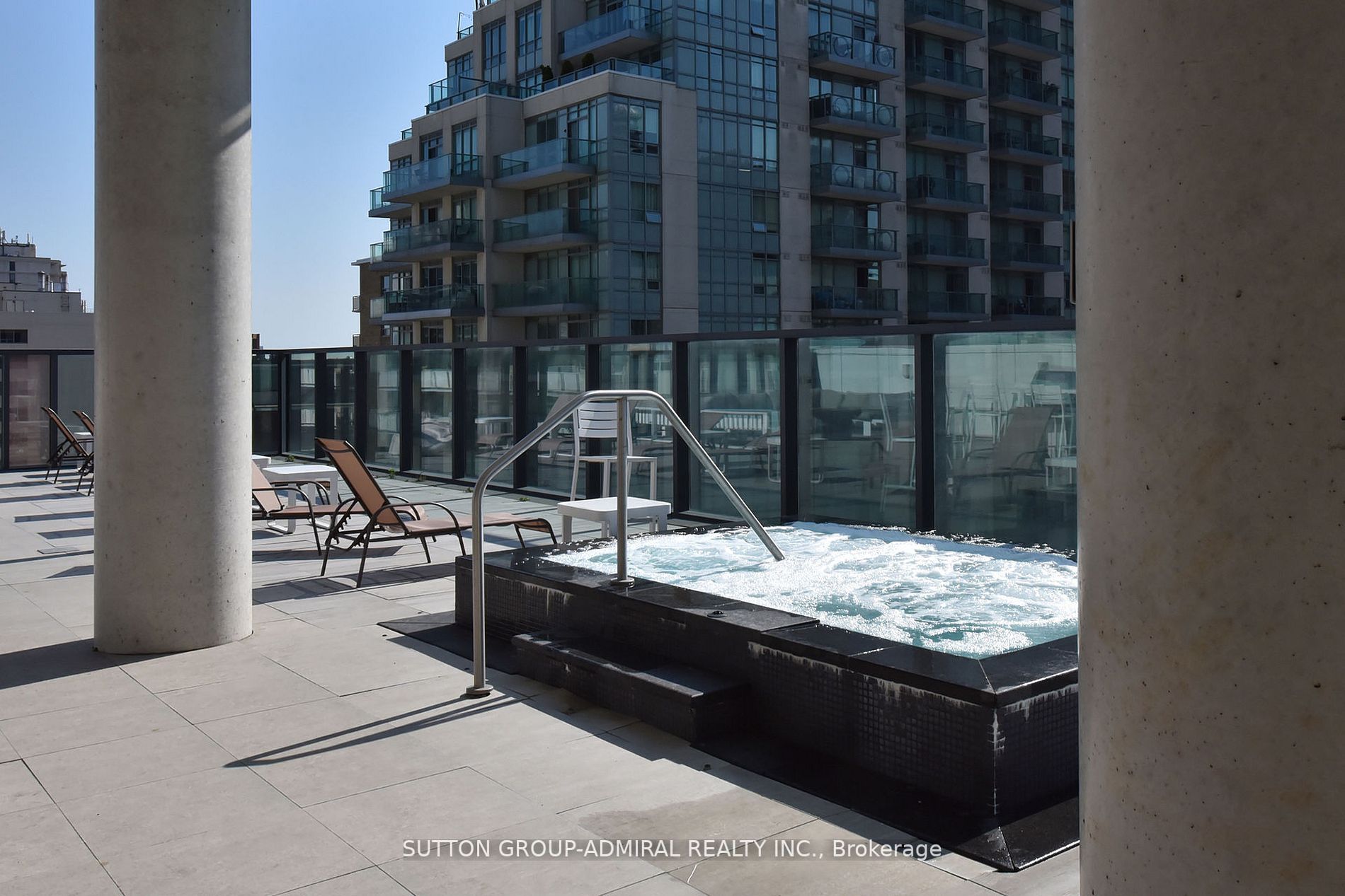 185 Roehampton Ave, #2706