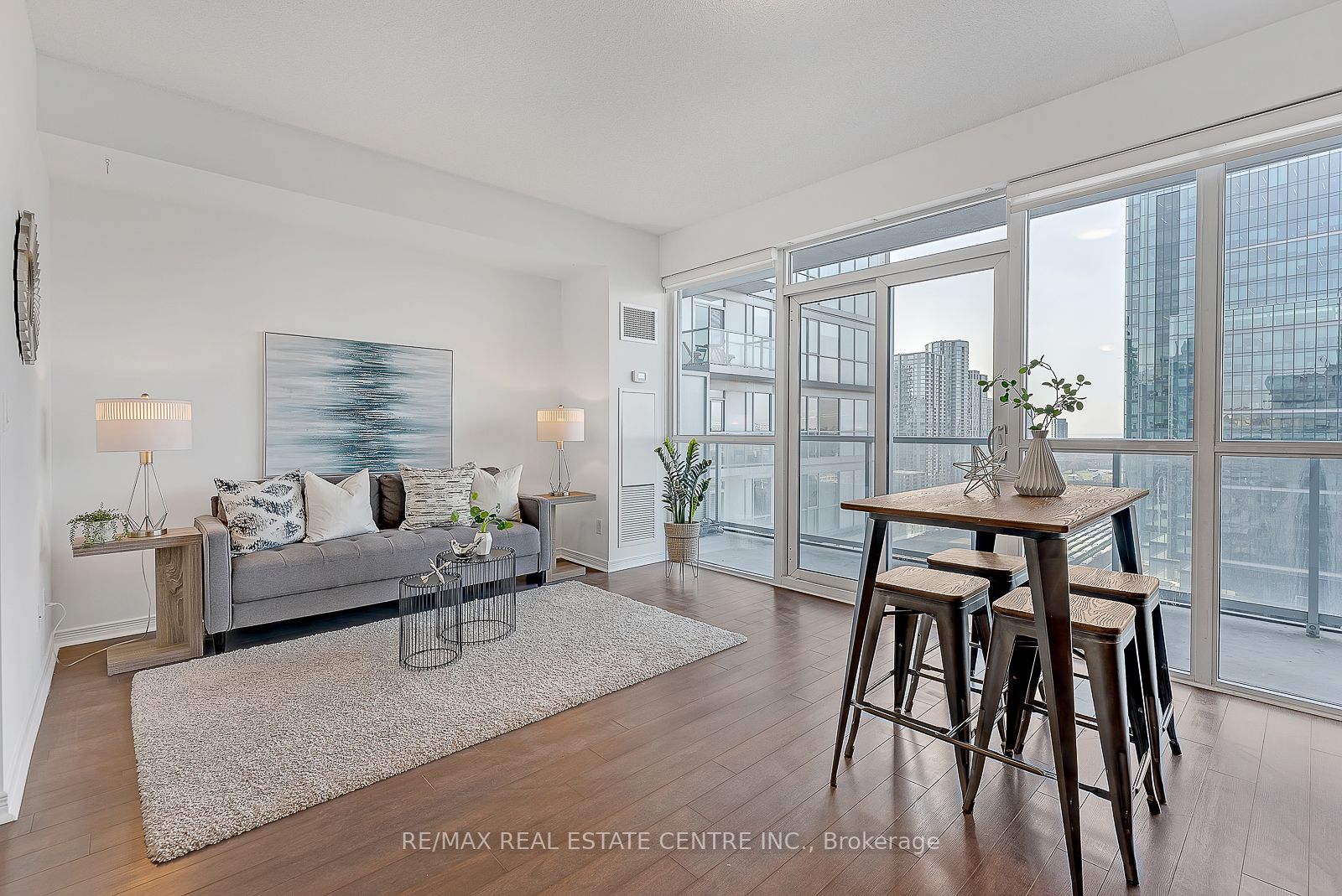 352 Front St W, #2113