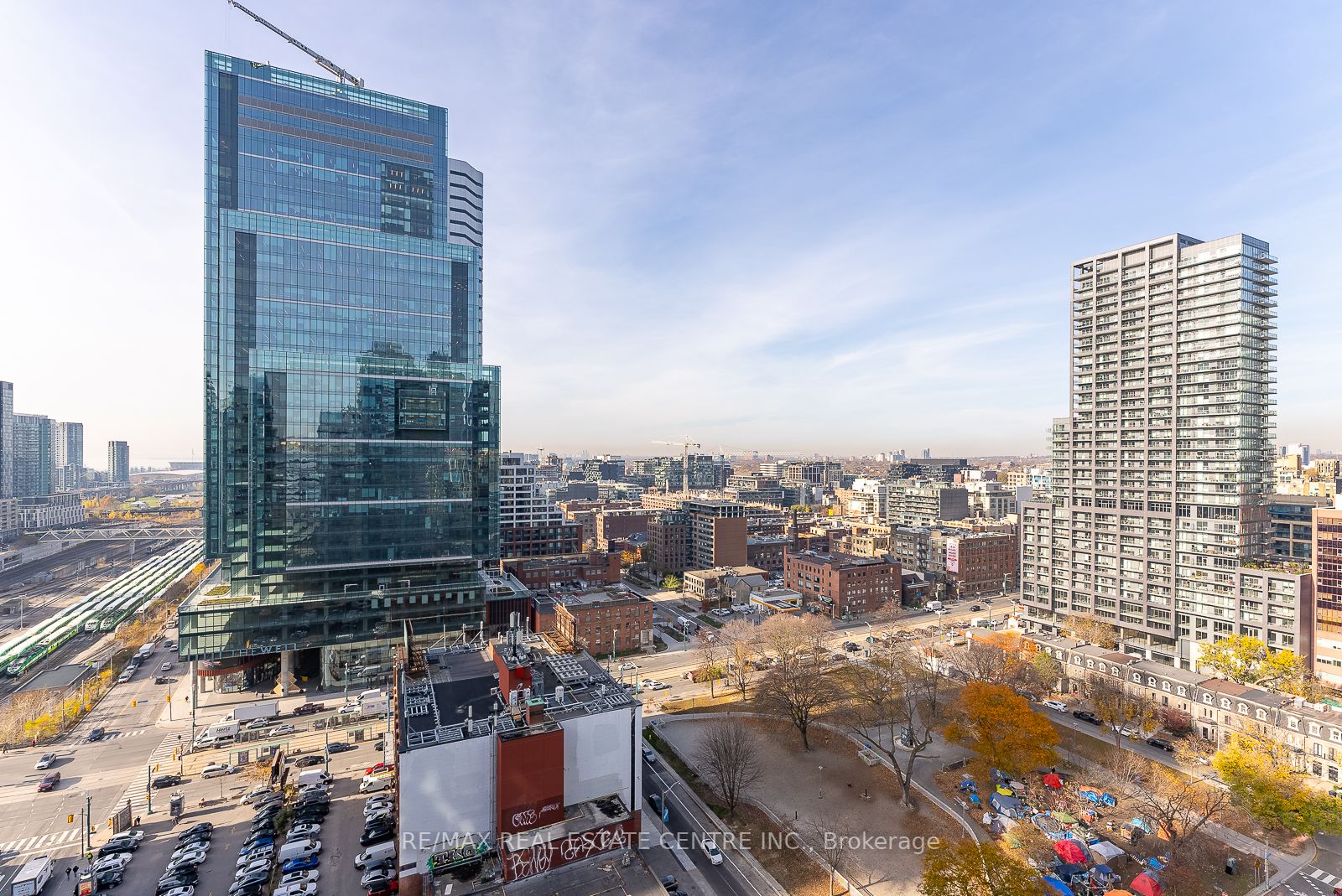 352 Front St W, #2113