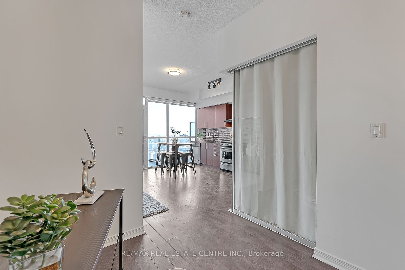 352 Front St W, #2113