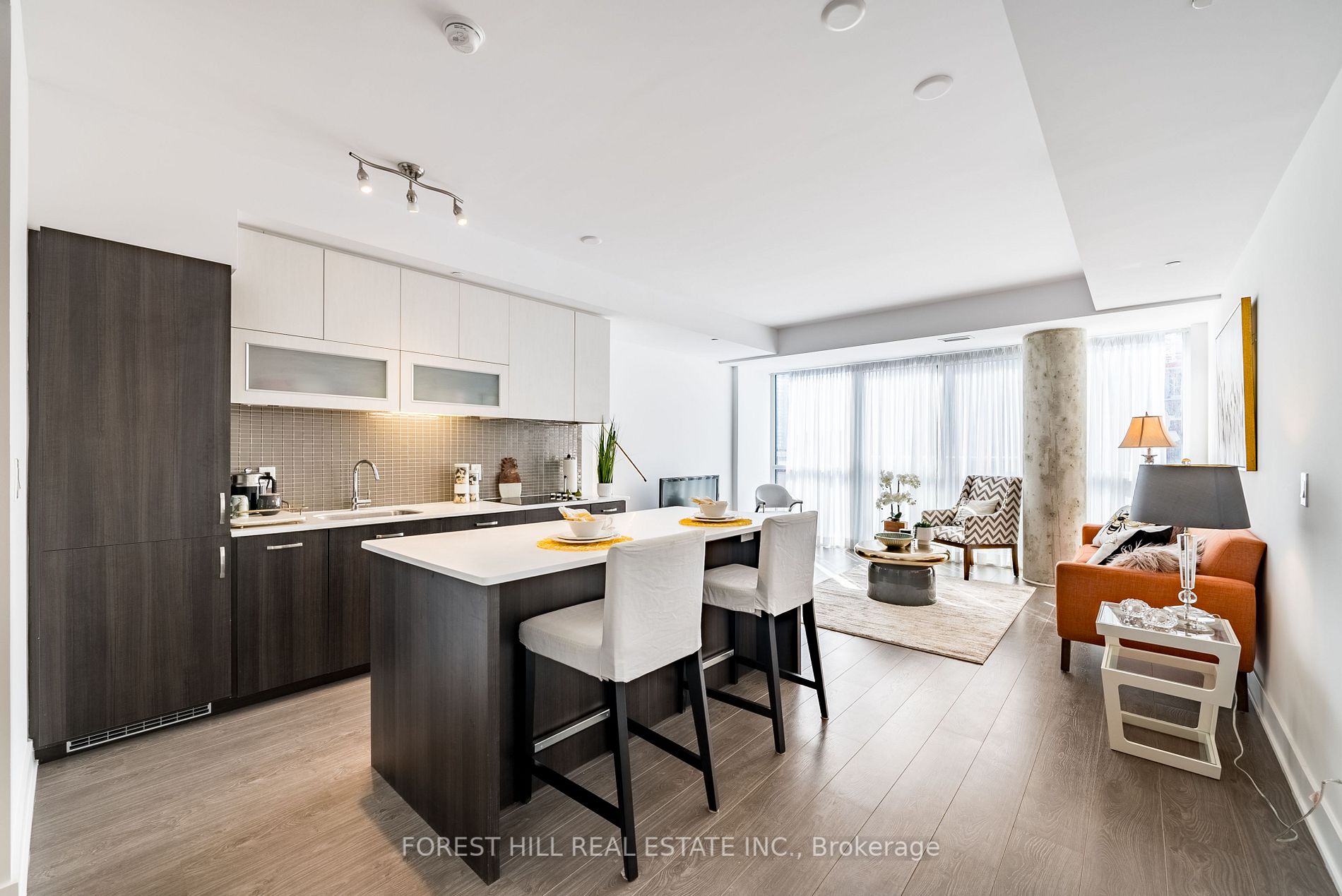508 Wellington St, #802