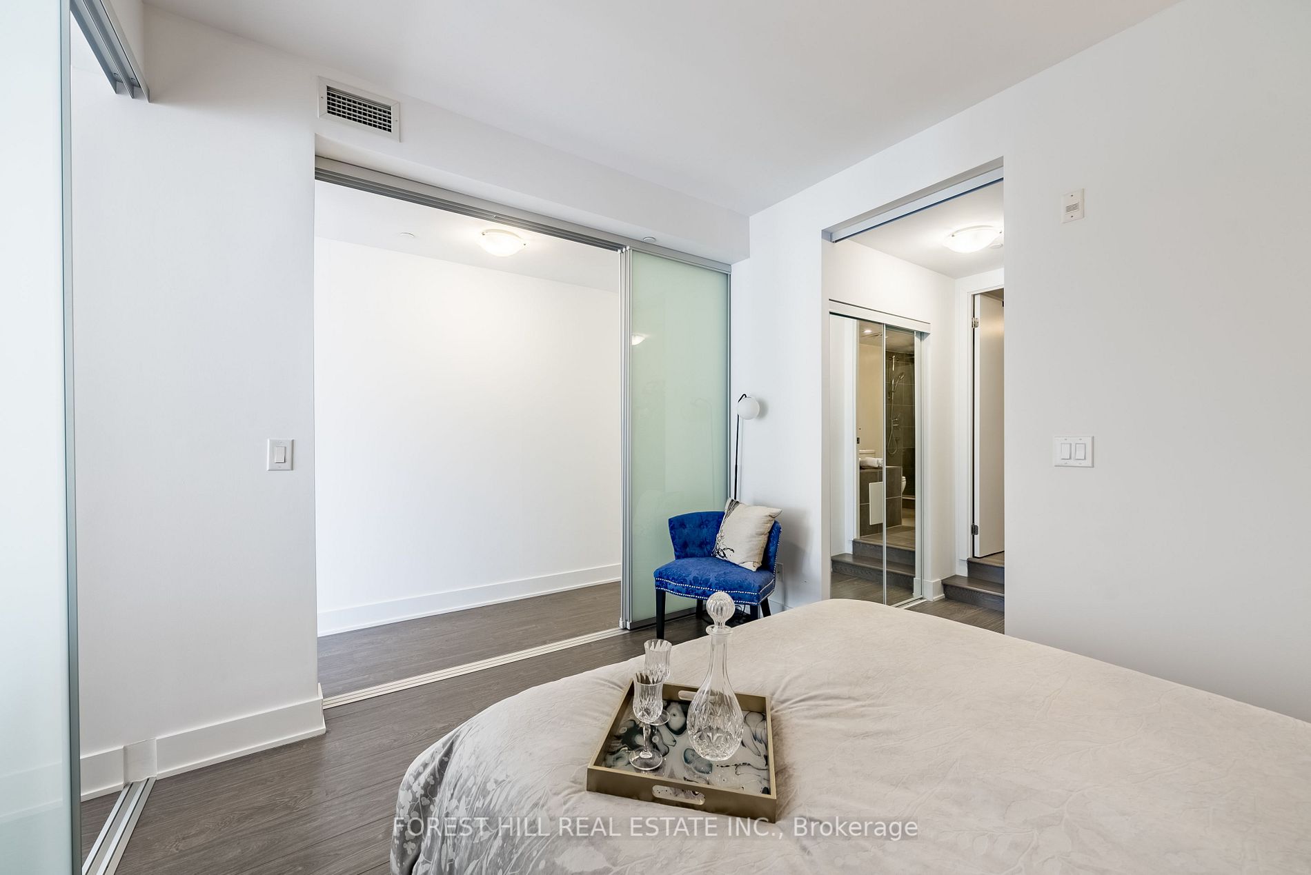 508 Wellington St, #802