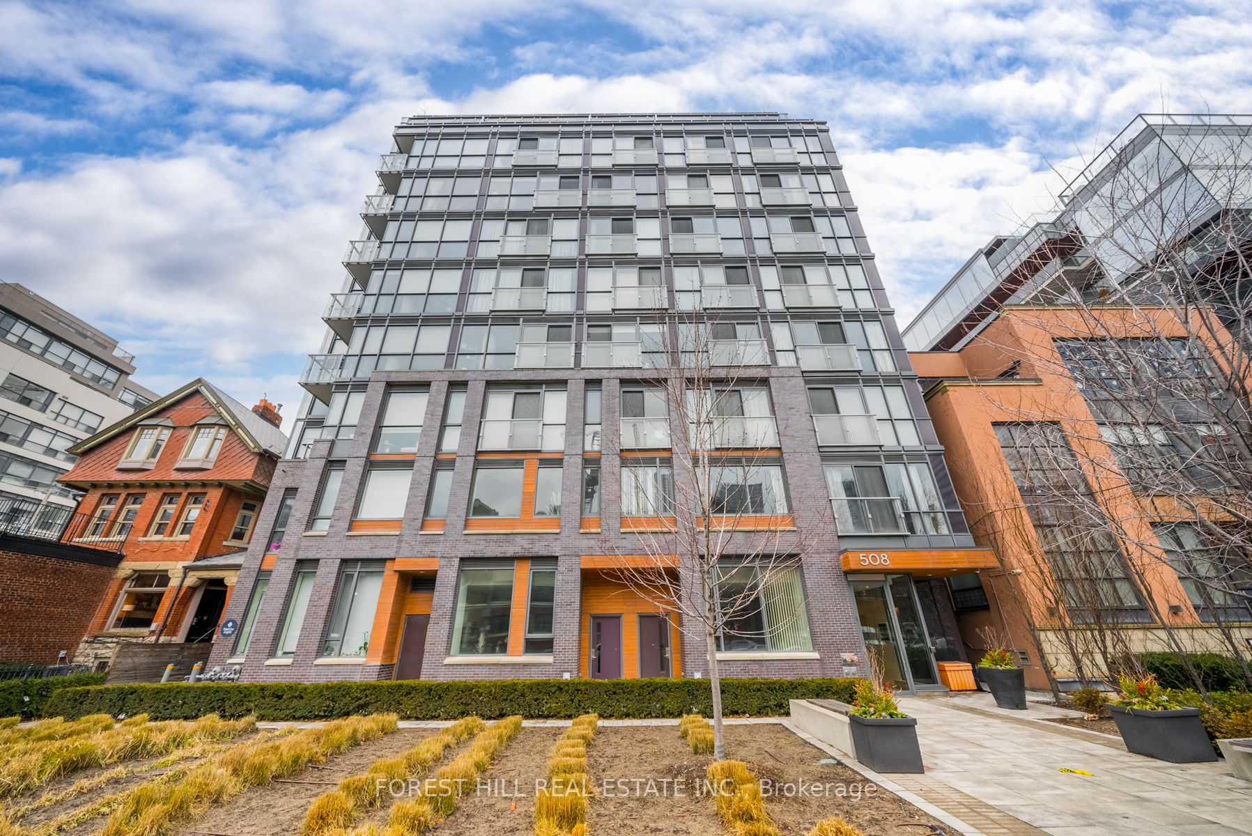 508 Wellington St, #802