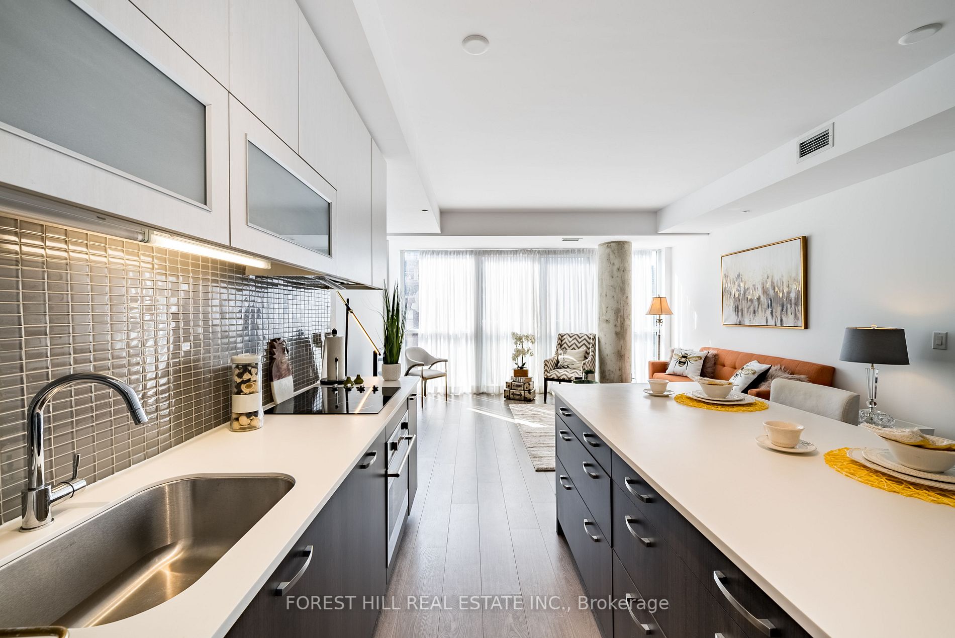 508 Wellington St, #802