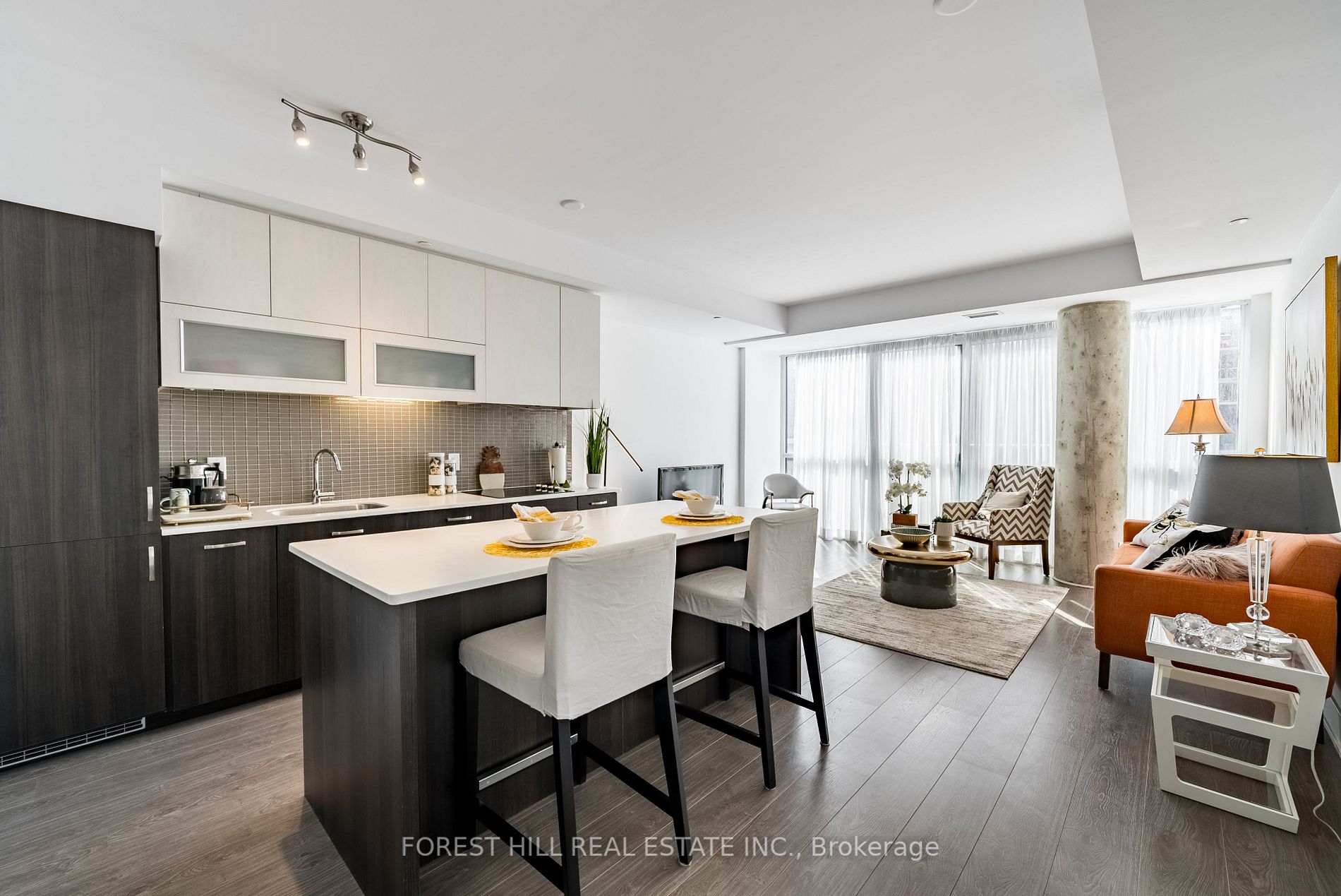 508 Wellington St, #802