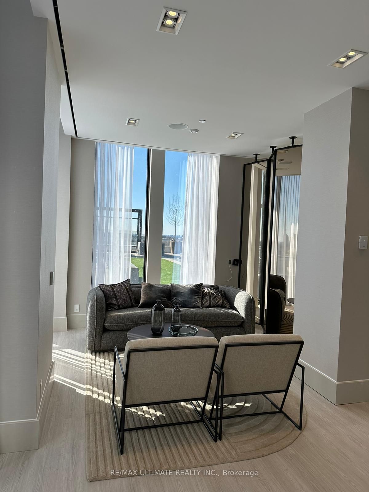 2020 Bathurst St, #335