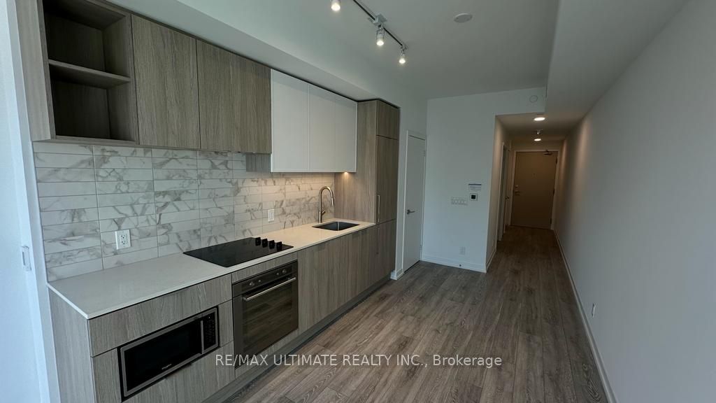2020 Bathurst St, #335