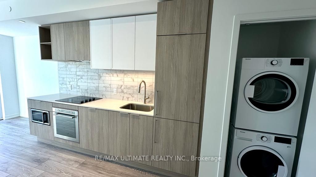 2020 Bathurst St, #335