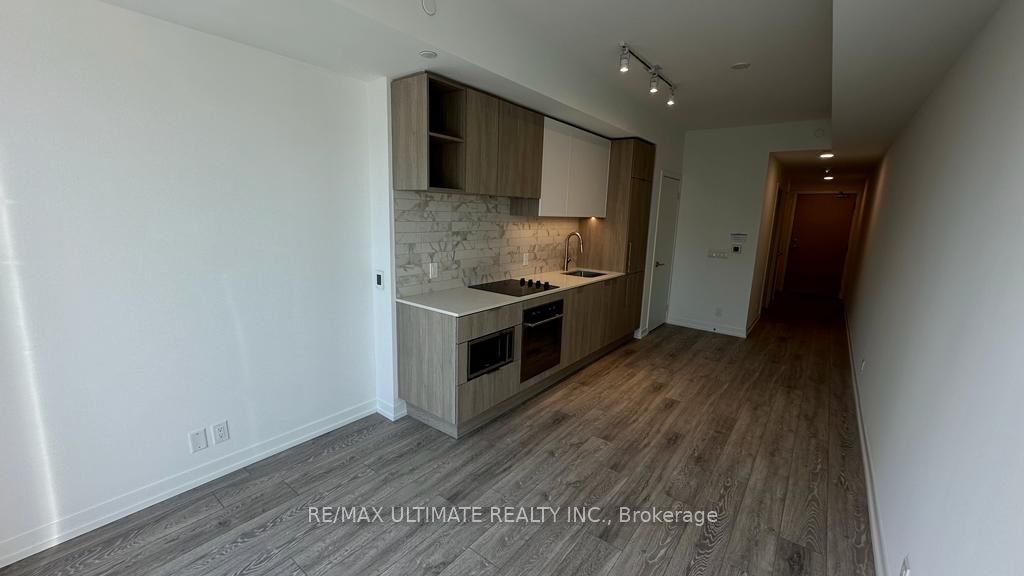 2020 Bathurst St, #335