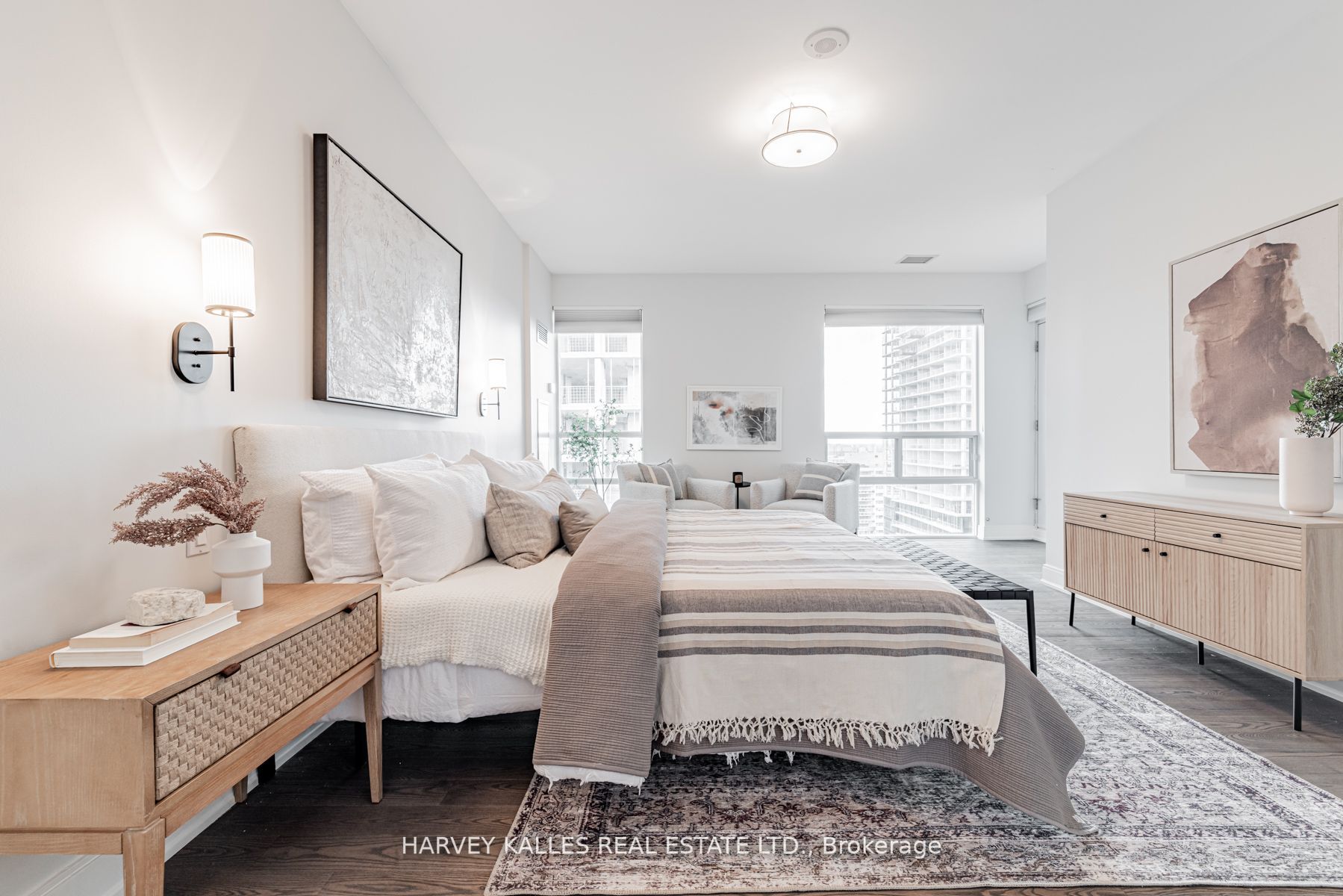88 Broadway Ave, #2002