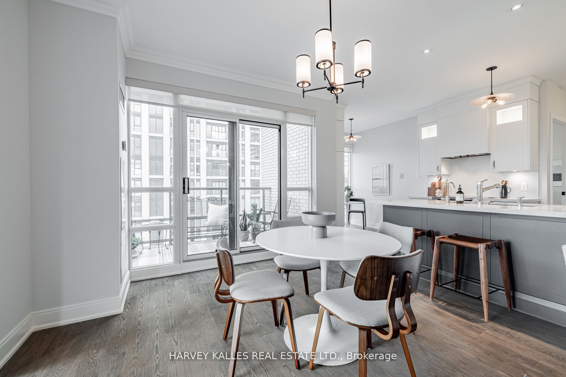 88 Broadway Ave, #2002