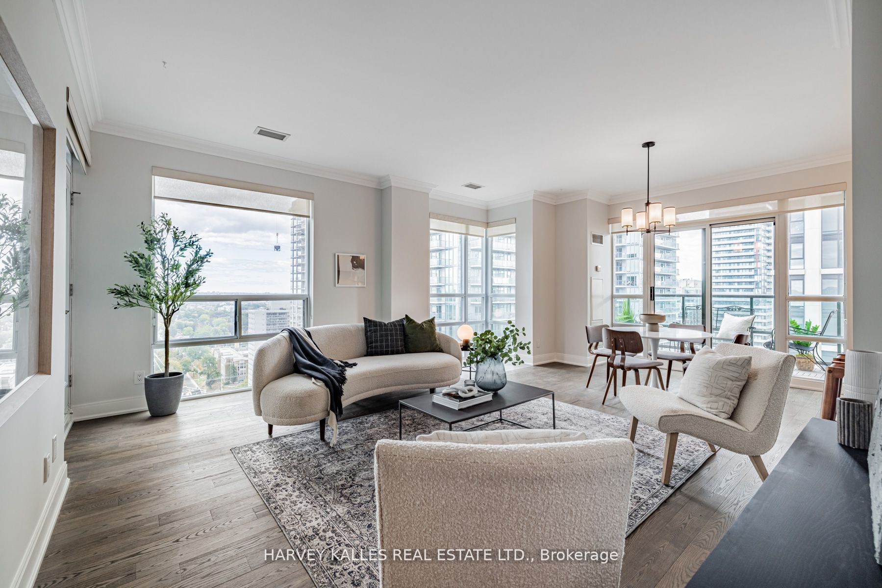 88 Broadway Ave, #2002