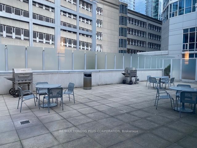 218 Queens Quay W, #2611